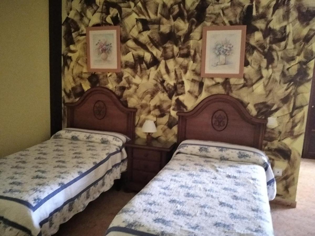 Pension Vega De Pas Комильяс Экстерьер фото