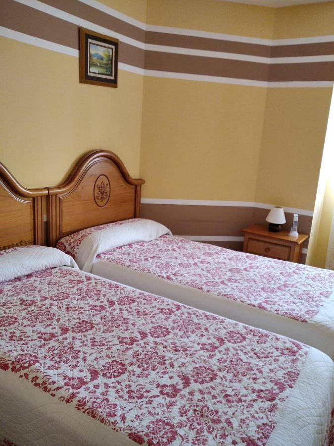 Pension Vega De Pas Комильяс Экстерьер фото